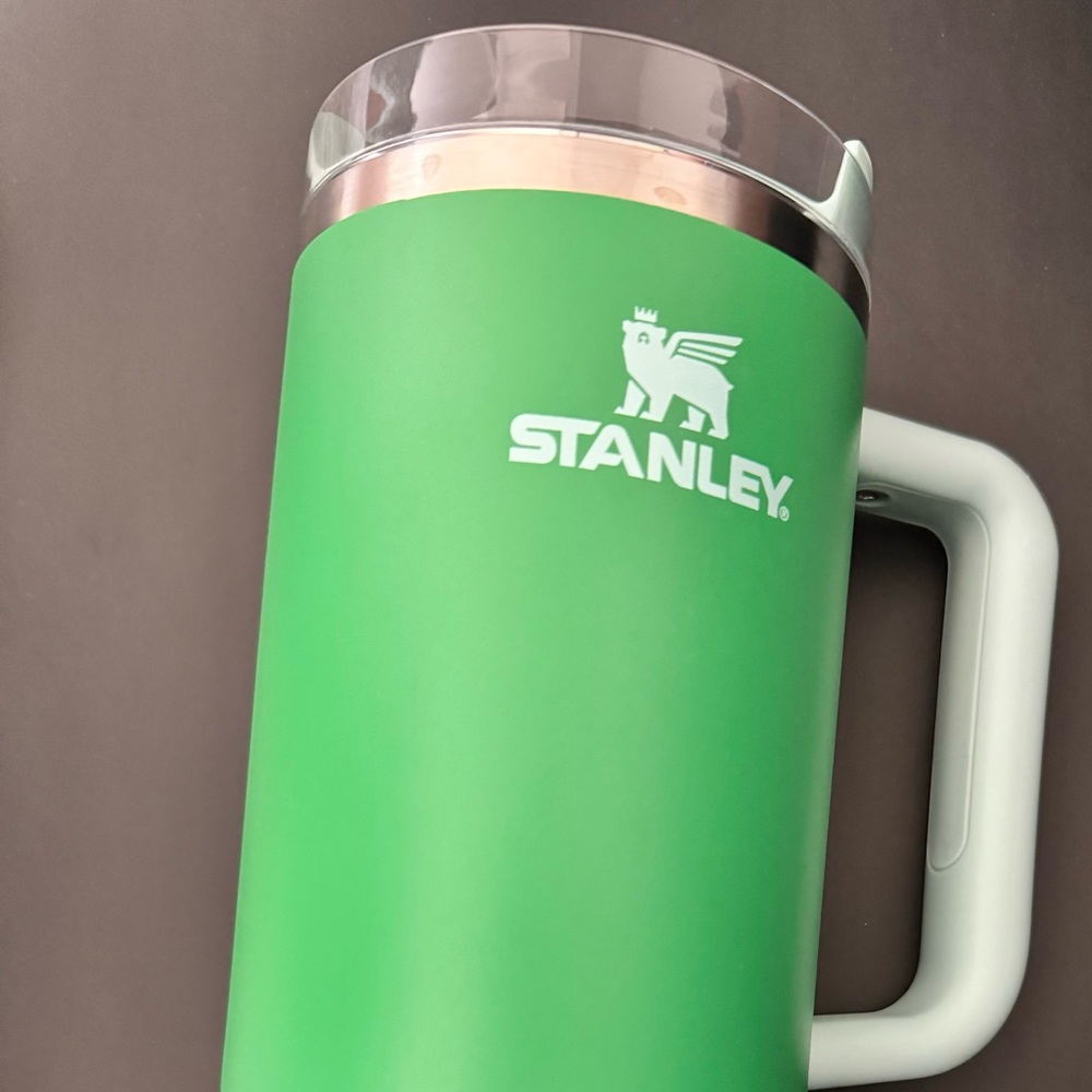 Stanley Cup Stanley Quencher H2.0 40oz Tumbler - Green Used slightly no straw